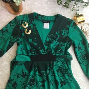 New w/o Tag- Green Floral Print V-Neck Dress